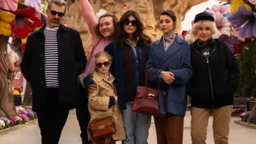 Задник к фильму "Una famiglia sottosopra" #781265