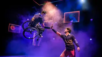 Задник к фильму "National Theatre Live: The Little Big Things" #1114519