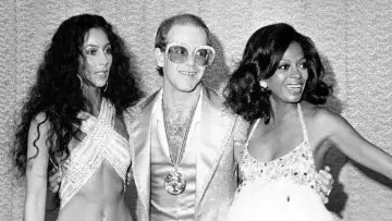 Задник к фильму "Bob Mackie: Naked Illusion" #785156