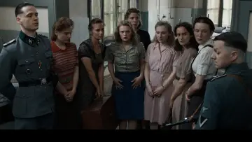 Задник к фильму "Дегустаторши" #607558