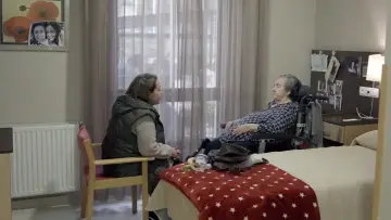 Задник к фильму "Hold-up sur les vieux" #484911