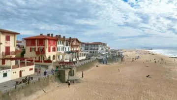 Задник к фильму "Hossegor, histoires d