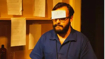 Задник к фильму "É sempre mais difícil ancorar um navio no espaço" #1119001
