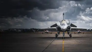 Задник к фильму "Rafale : Les Secrets de l