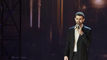 Задник к фильму "Sam Morril: You