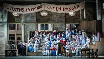 Задник к фильму "Royal Opera House: Andrea Chénier" #491718