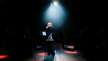 Задник к фильму "Googoosh: Made of Fire" #1122735