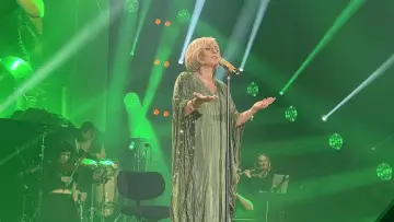 Задник к фильму "Googoosh: Made of Fire" #491191