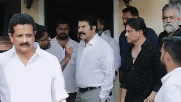 Задник к фильму "പേട്രിയറ്റ്" #798150