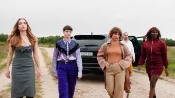 Задник к фильму "Мужчины под защитой" #792271