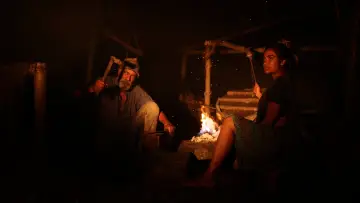 Задник к фильму "சாயாவனம்" #932062