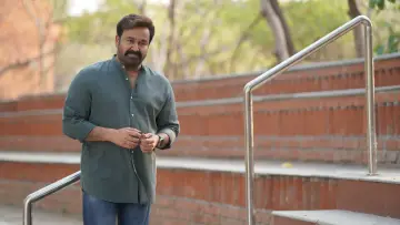 Задник к фильму "ഹൃദയപൂര്‍വ്വം" #784285