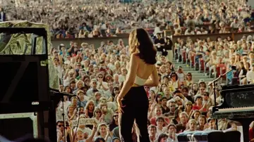 Задник к фильму "Lilith Fair: Building a Mystery" #845174