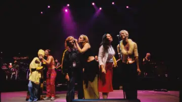 Задник к фильму "Lilith Fair: Building a Mystery" #845176
