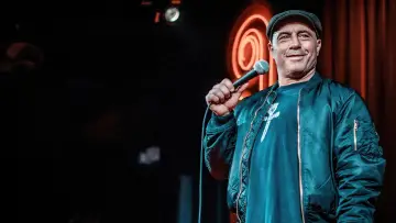 Задник к фильму "Joe Rogan: Burn the Boats" #1173760