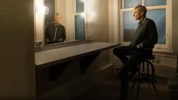 Задник к фильму "Ellen DeGeneres: For Your Approval" #982401