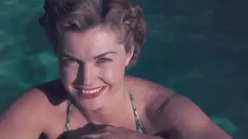 Задник к фильму "Esther Williams : La Sirène d