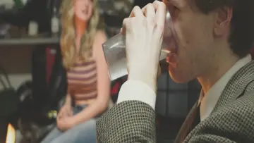 Задник к фильму "Turn & Cough" #1205126