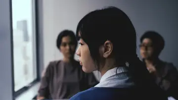 Задник к фильму "พนักงานใหม่ (โปรดรับไว้พิจารณา)" #538199