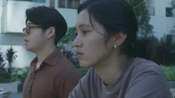 Задник к фильму "พนักงานใหม่ (โปรดรับไว้พิจารณา)" #966419