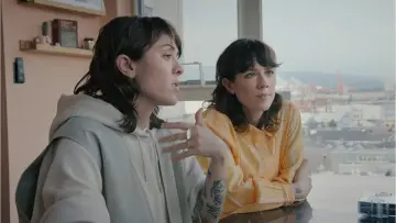 Задник к фильму "Fanatical: The Catfishing of Tegan and Sara" #855503