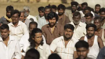Задник к фильму "சொர்க்கவாசல்" #1153187