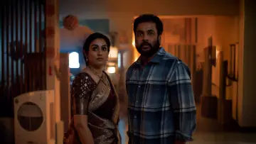 Задник к фильму "సాంప్రదాయిని సుప్పిని సుద్దపూసని" #796547