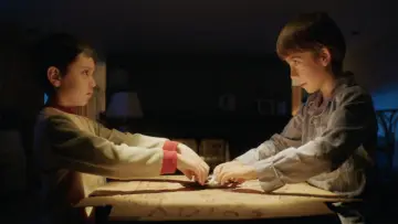 Задник к фильму "No dejes a los niños solos" #685973