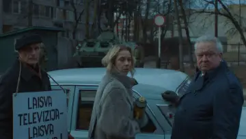 Задник к фильму "Январский свет" #540834