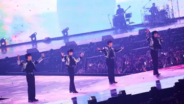 Задник к фильму "하이라이트: 라이츠 고 온, 어게인 인 시네마" #1608823