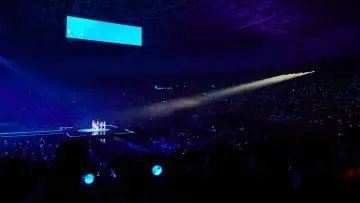 Задник к фильму "아이브 더 퍼스트 월드투어 인 시네마" #977639