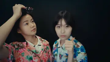 Задник к фильму "여름의 카메라" #830079
