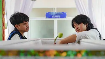 Задник к фильму "สัปเหร่อ 2 โลกหลังความตาย" #787568