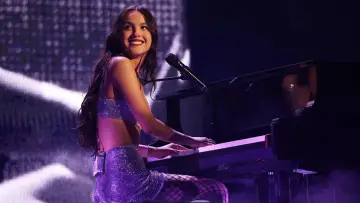 Задник к фильму "Olivia Rodrigo: GUTS World Tour" #1184548
