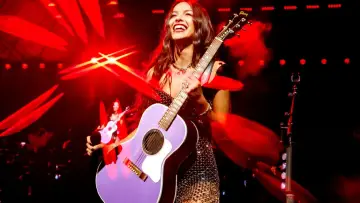 Задник к фильму "Olivia Rodrigo: GUTS World Tour" #1184553