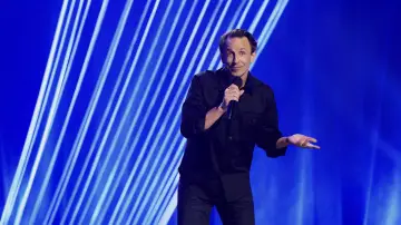 Задник к фильму "Seth Meyers: Dad Man Walking" #1581697