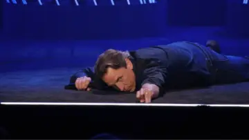 Задник к фильму "Seth Meyers: Dad Man Walking" #1581701