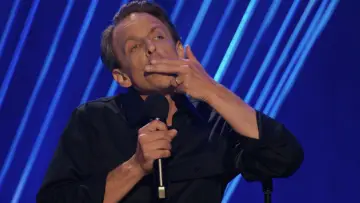 Задник к фильму "Seth Meyers: Dad Man Walking" #1581706