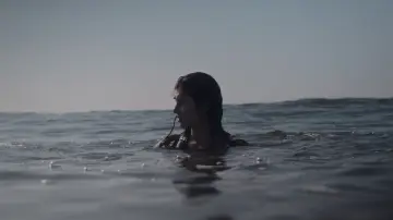 Задник к фильму "In Waves" #1160312