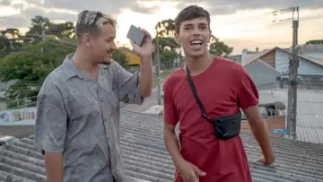 Outros Abrigos постер
