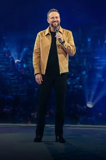 Постер к фильму "Your Friend, Nate Bargatze" #1153013