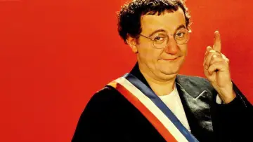 Задник к фильму "Coluche, la véritable histoire d