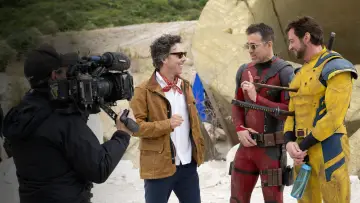 Задник к фильму "Marvel Studios Assembled: The Making of Deadpool & Wolverine" #982089