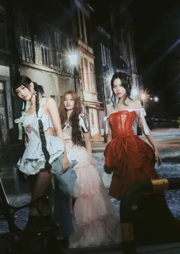MISAMO JAPAN DOME TOUR 2024 “HAUTE COUTURE” постер