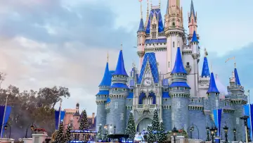 Задник к фильму "Disney Parks Magical Christmas Day Parade" #735254