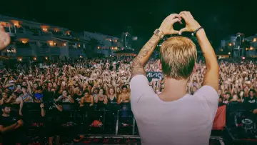 Задник к фильму "Avicii: мой последний концерт" #941714
