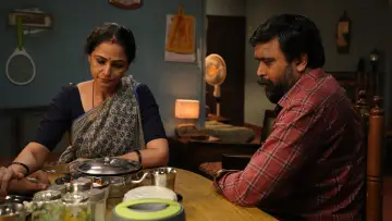 Задник к фильму "டூரிஸ்ட் ஃபாமிலி" #623556