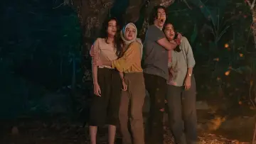 Задник к фильму "Pulung Gantung: Pati Ngendat" #1882825