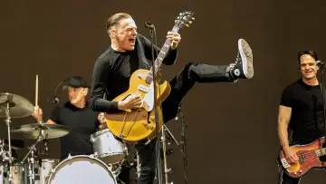 Задник к фильму "Bryan Adams: Live At The Royal Albert Hall" #856685