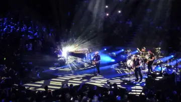 Задник к фильму "Bryan Adams: Live At The Royal Albert Hall" #856686